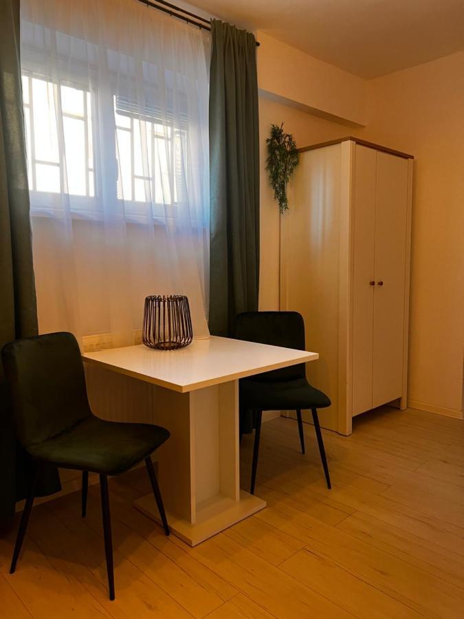 Apartmany V Centre - Vlastna Izba So Spolocnou Kuchynou A Kupelnou Moze Byt Zdielana 2 Inymi Izbami Martin Luaran gambar