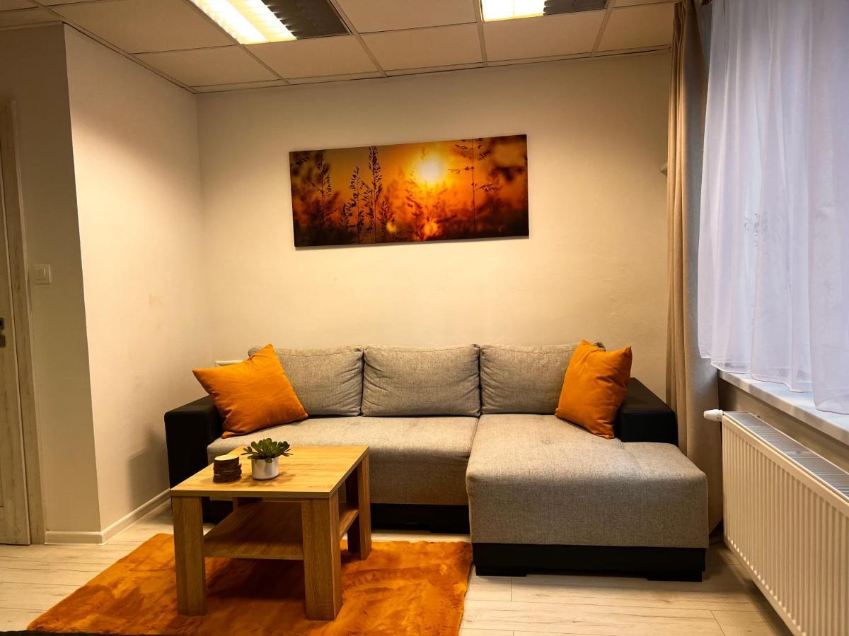 Apartmany V Centre - Vlastna Izba So Spolocnou Kuchynou A Kupelnou Moze Byt Zdielana 2 Inymi Izbami Martin Luaran gambar